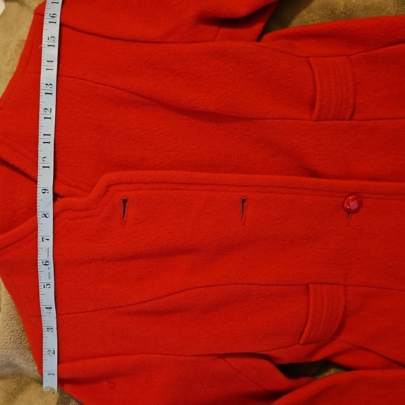 VINTAGE WOMEN  RED TRENCHCOAT - Picture 9 of 11